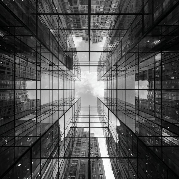 Cam Uçurum: Kadınlar Zirveye Ulaştıklarında Aşağıya Bakmak Zorunda Kalıyor